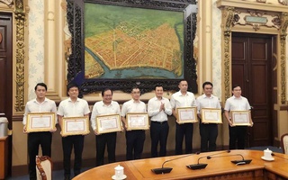 Sở Xây dựng nhận bằng khen khi công bố 112 dự án miễn giấy phép xây dựng