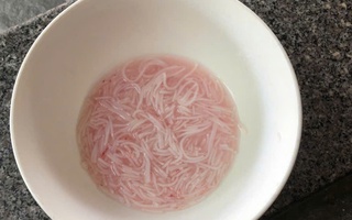 Lập đoàn kiểm tra vụ sợi bún đổi màu đỏ bất thường ở Đà Nẵng
