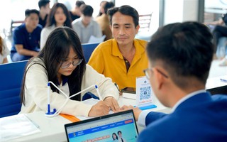 Trường Đại học Văn Hiến dành tặng thí sinh học bổng tương đương 50% học phí học kỳ 1