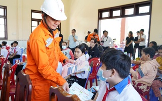 Ngành điện miền Nam hướng dẫn cách giảm tiền điện các tháng hè