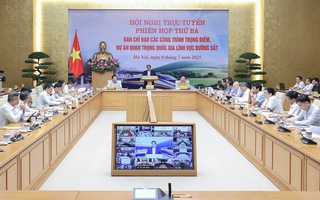 Đẩy nhanh dự án đường sắt, quyết liệt xóa nhà tạm
