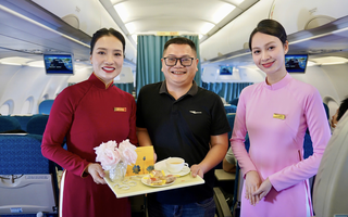 Vị khách đặc biệt thứ 350 triệu của Vietnam Airlines nhận quà "khủng"