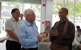 Đoàn Đại biểu Quốc hội TP HCM khảo sát Trung tâm Phục vụ hành chính công phường Phú Mỹ