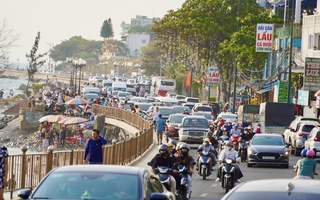 Phường Vũng Tàu tung "chiêu" chống ùn tắc cuối tuần