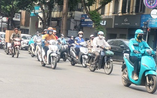 Miền Bắc nắng nóng gay gắt trước khi mưa lớn