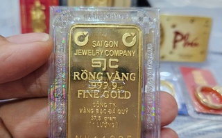Giá vàng miếng SJC, vàng nhẫn đồng loạt giảm