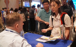 Động thái mới của Úc và Canada, du học sinh cần lưu ý