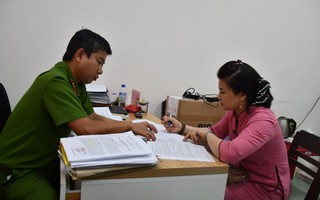 Bắt giam bảo mẫu ném bé trai 14 tháng tuổi xuống nền gạch nguy kịch