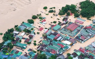 Mưa lũ khiến 7.477 căn nhà hư hỏng, “cuốn trôi” 3.623 tỉ đồng