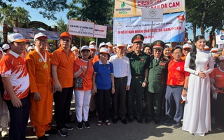 5.000 người tham gia chương trình đi bộ "Vì nạn nhân chất độc da cam"