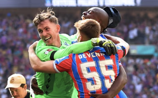 Palace mất vui vì phán quyết đẩy khỏi Europa League, đối mặt việc mất trụ cột