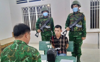 Kịch tính vây bắt tội phạm ở biên giới