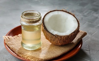 Xác định 2 tính năng hỗ trợ điều trị ung thư của dầu dừa