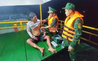 Tàu sắt đâm chìm tàu cá ở vùng biển Gia Lai, ngư dân sống sót kỳ diệu