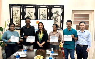 Trường ĐH Cửu Long cấp học bổng 1,8 tỉ đồng cho 5 lưu học sinh Sri Lanka