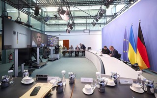 Châu Âu thúc đẩy ngừng bắn ở Ukraine