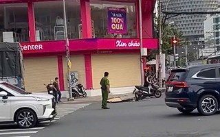 Tai nạn nghiêm trọng lúc rạng sáng ở phường Xóm Chiếu, TP HCM