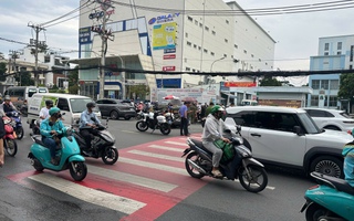 TP HCM: Tai nạn giao thông trên đường Quang Trung, 1 phụ nữ tử vong