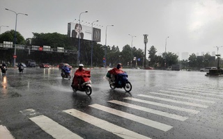 Thời tiết TP HCM hôm nay, 16-8: Chiều và tối dự báo mưa dông, có việc cần thiết hãy ra đường