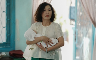 Việt Hương, Hồng Đào đồng loạt "lên chức" bà ngoại