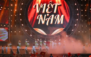 Hàng vạn khán giả sống trong không khí hào hùng "Tự hào là người Việt Nam"