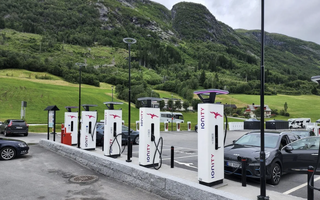 Lái thử - "chìa khóa" để chuyển đổi xe điện