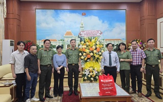 Báo Người Lao Động thăm, chúc mừng Công an TP HCM