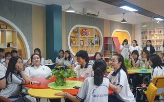 Màn chào đón độc đáo dành cho tân học sinh khối 10 của trường chuyên nổi tiếng tại TP HCM
