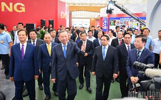 Ảnh: Tổng Bí thư và Thủ tướng dự Lễ khởi công, khánh thành 250 dự án, công trình