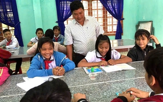 Cuộc thi viết "Người thầy kính yêu": Thầy giáo như người cha của học trò miền núi