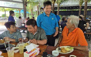 Bữa cơm kết nối yêu thương