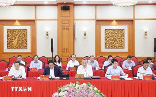 Bộ Chính trị cho ý kiến về công tác chuẩn bị Đại hội Đảng bộ TP Hà Nội và Đảng bộ TP HCM