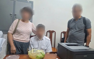 Công an TP HCM vào khách sạn giải cứu thanh niên 22 tuổi