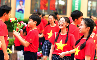 Hà Nội cho học sinh nội thành nghỉ học trong 3 ngày hợp luyện, sơ duyệt, tổng duyệt A80