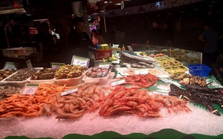 Khám phá chợ ẩm thực La Boqueria giữa lòng Barcelona