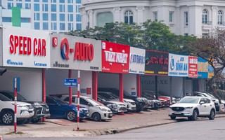 Ô tô cũ rớt giá vẫn ế ẩm, dân buôn "đứng ngồi không yên" khi tháng Ngâu cận kề