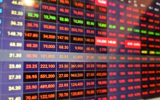 Cổ phiếu của các tỉ phú Việt bị bán mạnh, VN-Index giảm hơn 40 điểm