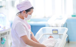 Ca bệnh hy hữu: Mẹ mắc ung thư sinh con khỏe mạnh
