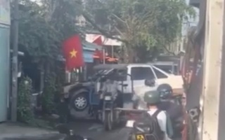 CSGT TP HCM xác minh vụ việc xe ba gác "cõng"... ô tô