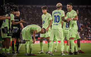 Barcelona ngược dòng ngoạn mục, thắng nghẹt thở Levante trận cầu 5 bàn