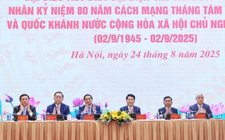 Chủ tịch nước và Thủ tướng cùng gặp mặt 300 đại biểu tiêu biểu đại diện các tầng lớp nhân dân