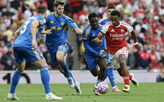 Gyokeres khai hỏa bằng cú đúp, Arsenal phát sốt vì trụ cột chấn thương