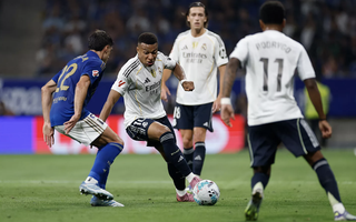 Mbappe bùng nổ, Real Madrid áp sát Barcelona ở ngôi đầu La Liga