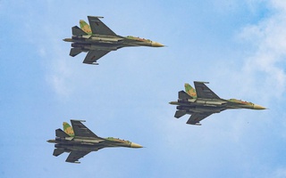 "Hổ mang chúa" Su30-MK2 bay qua Quảng trường Ba Đình