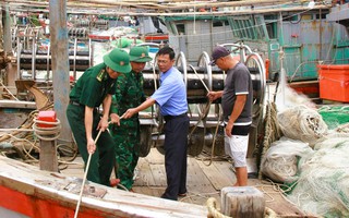 Bão số 5 đang lao nhanh vào bờ, Thanh Hóa ban lệnh cấm biển