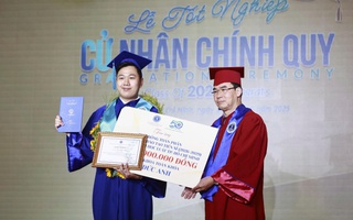 Thủ khoa "ẵm" học bổng hơn 250 triệu đồng kèm lời mời đặc biệt tại lễ tốt nghiệp