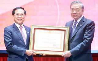 Nâng cao vị thế đất nước