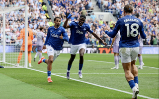 Jack Grealish hồi sinh trong màu áo mới Everton