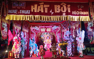 Bệ phóng cho sân khấu Việt