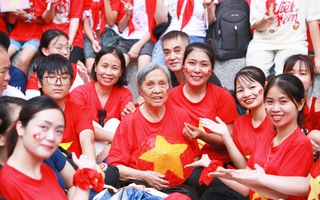 Những hình ảnh "đốn tim" trên đường phố Hà Nội ngày tổng hợp luyện diễu binh